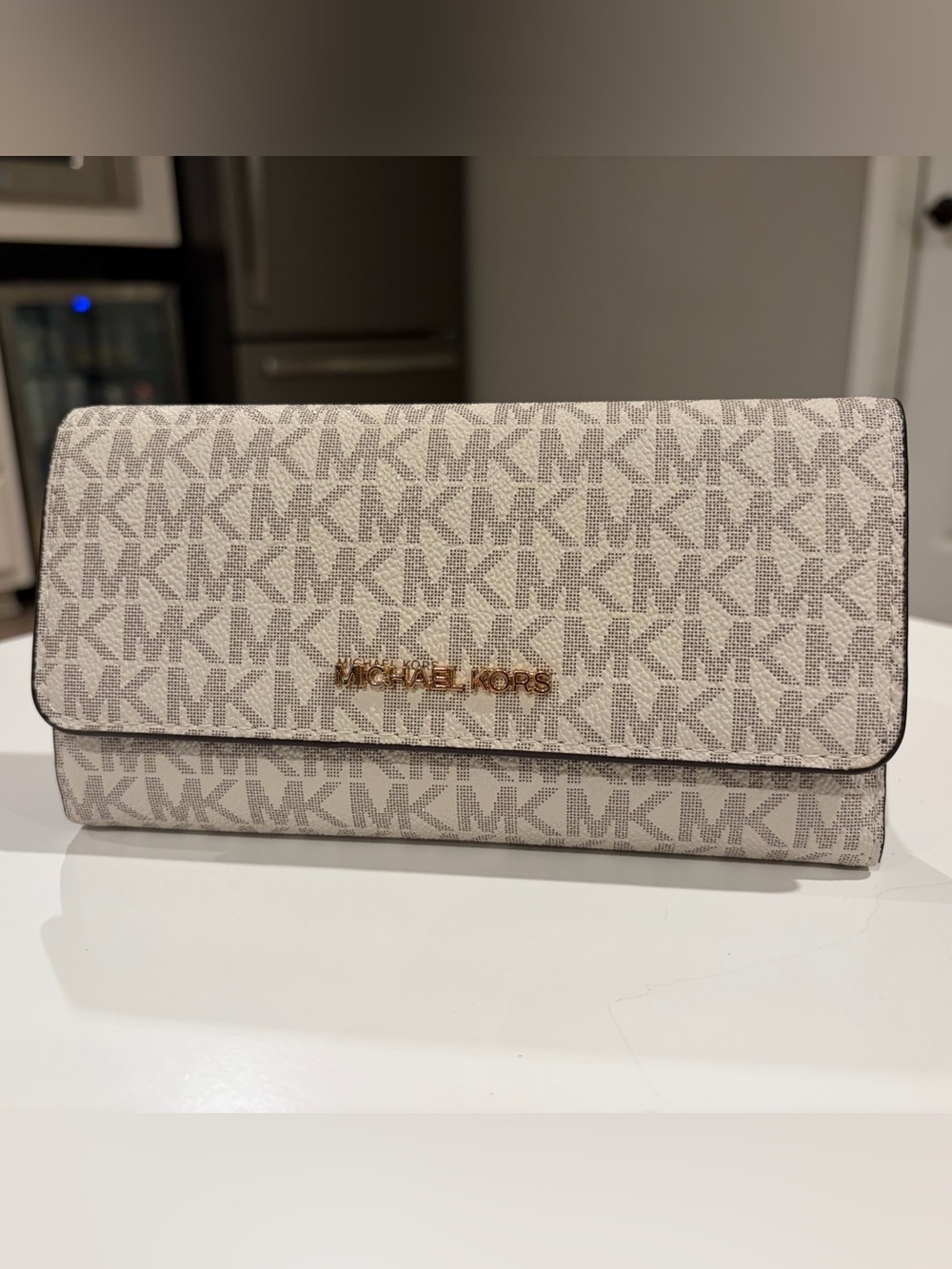 Michael Kors Jet Set Large Logo Trifold Wallet in Vanilla with Gold Hardware